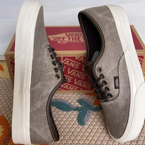 Vans Men’s Authentic
C&L Gray
VN0009PVBXC
Sneakers - Picture 10 of 16